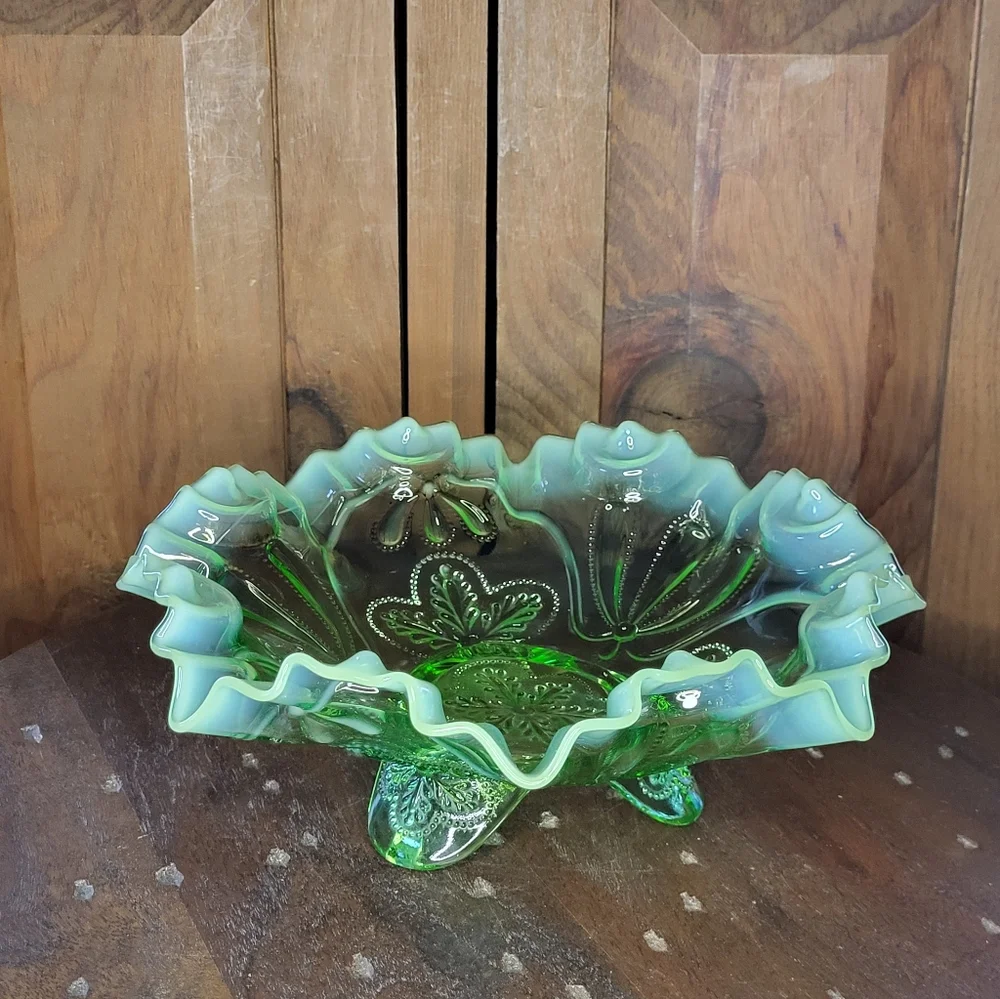 Antuque Green Glass Bowl - Picture 4 of 13